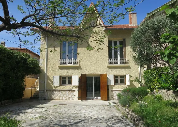 Maison Avec Jardin Sur Une Colline